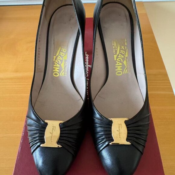 Salvatore Ferragamo Shoes - Salvatore Ferragamo Womens Calf Shoes Black Sz 7B
